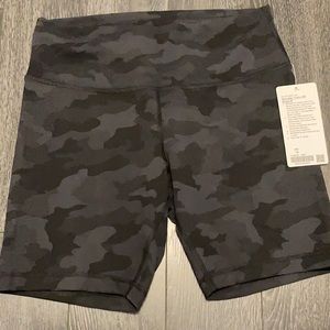 Lululemon Camo High Rise Shorts Size 14